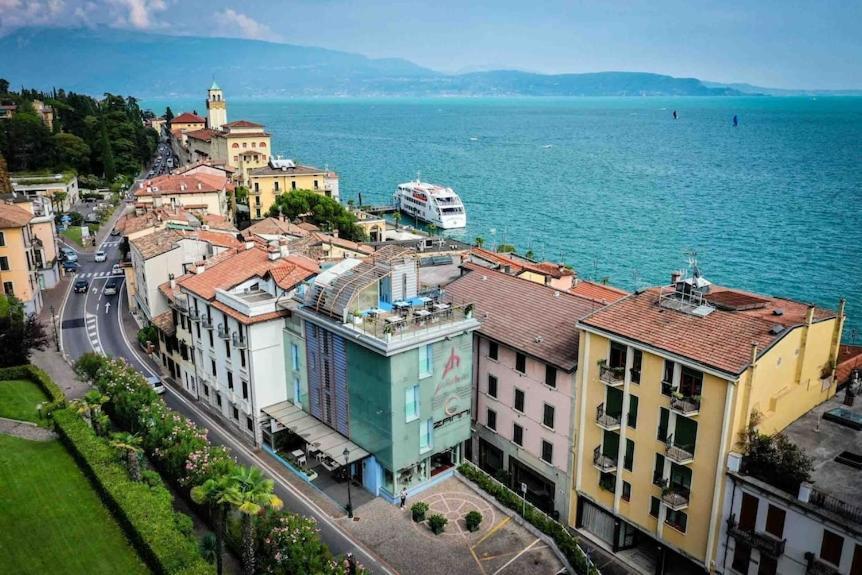 Happy Atelier Centro & Gardone Riviera