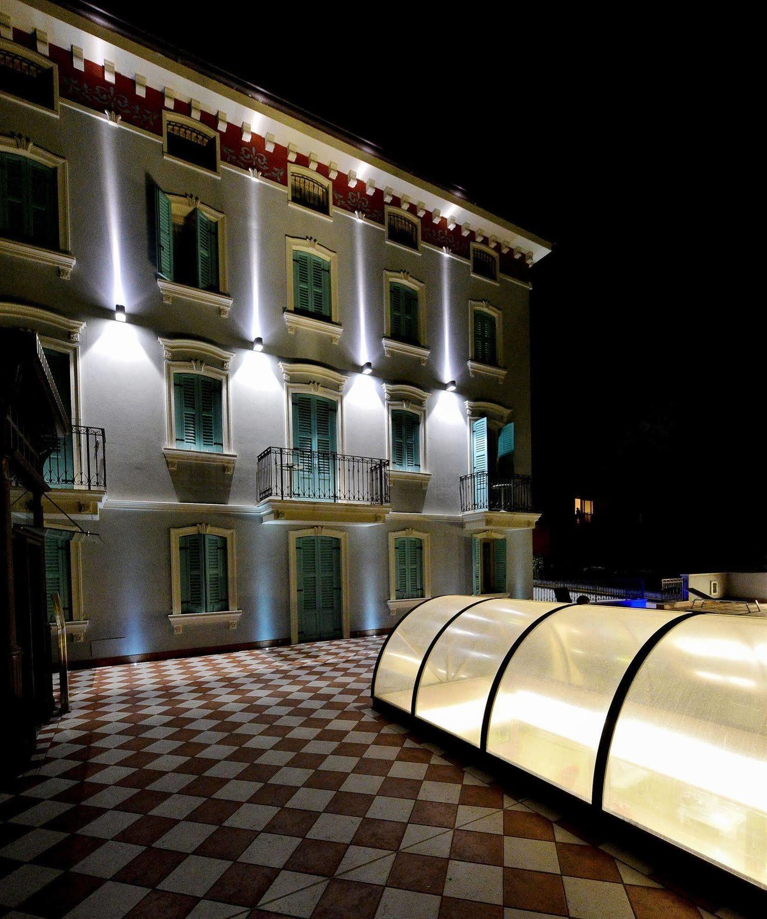 Happy Atelier Centro & Hotel Gardone Riviera
