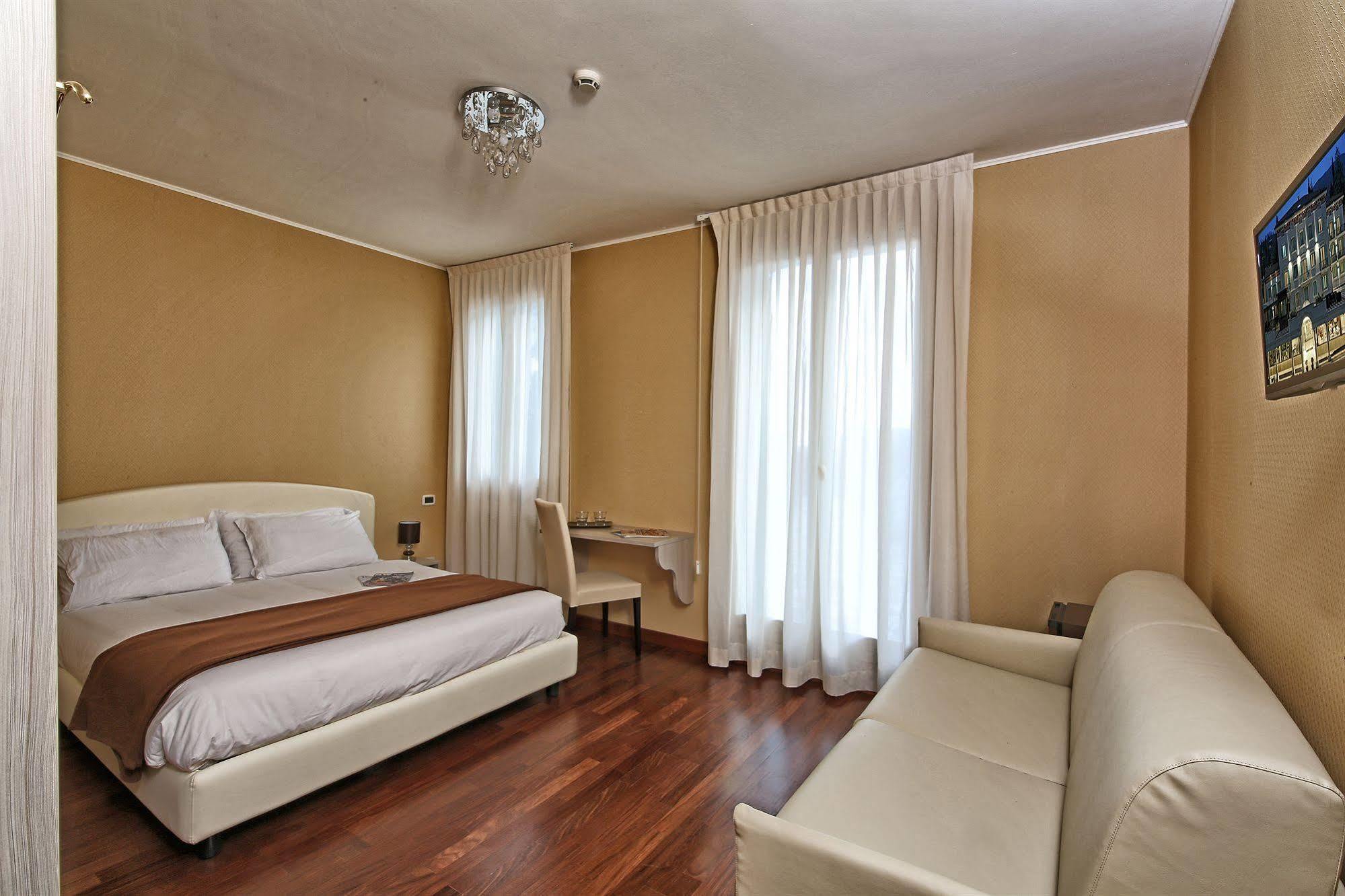 Happy Atelier Centro & Hotel