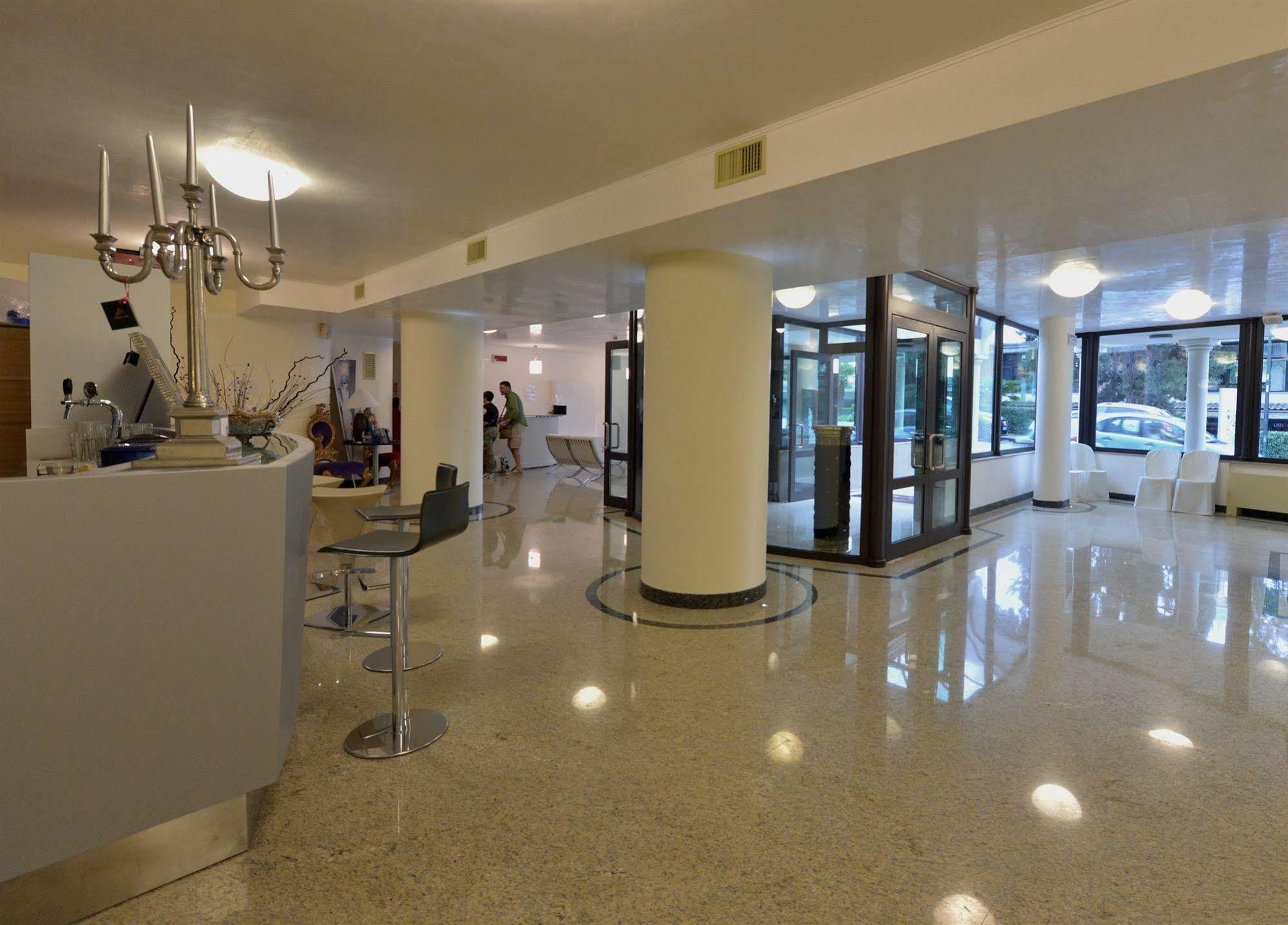 Hotel Happy Atelier Centro & Gardone Riviera