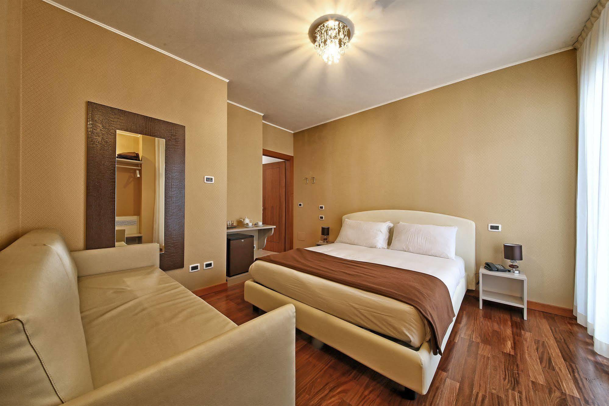 Happy Atelier Centro & 3* Gardone Riviera