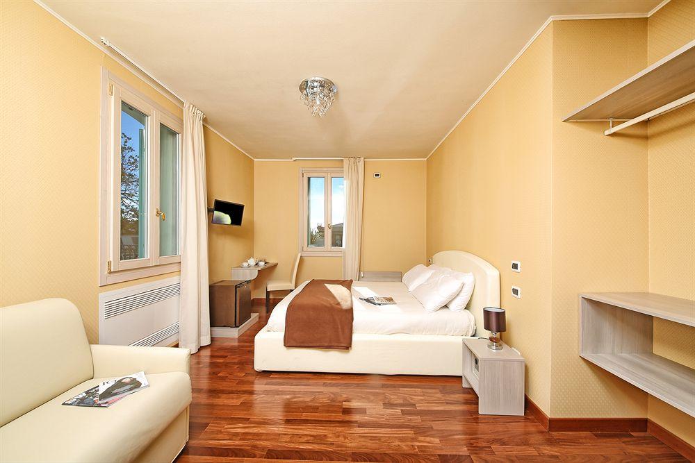 Hotel Happy Atelier Centro & 3*
